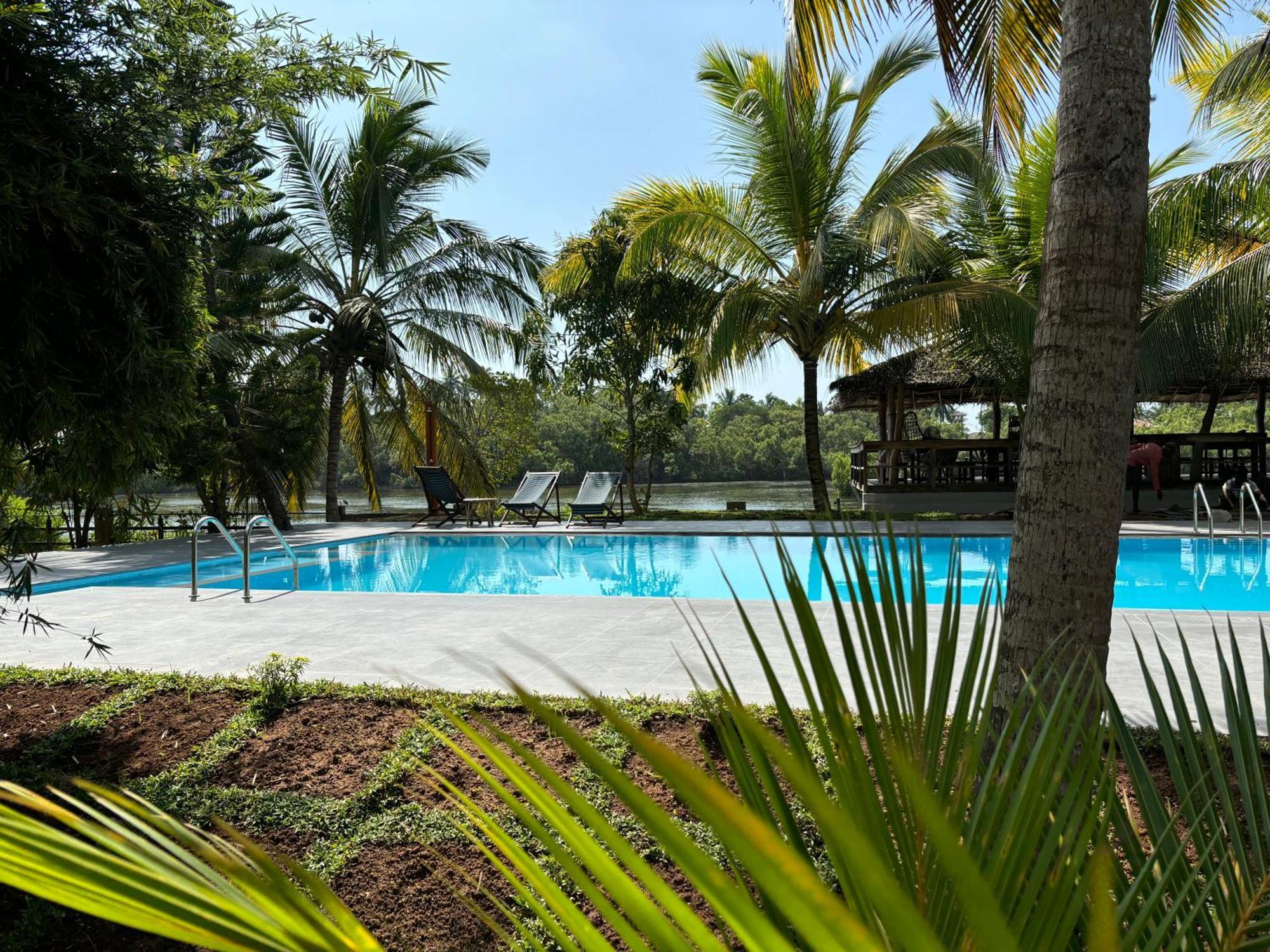 Hideaway Lodge Тангале Екстериор снимка