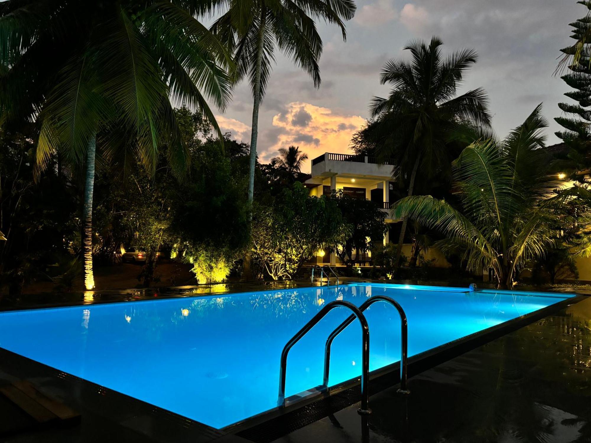 Hideaway Lodge Тангале Екстериор снимка