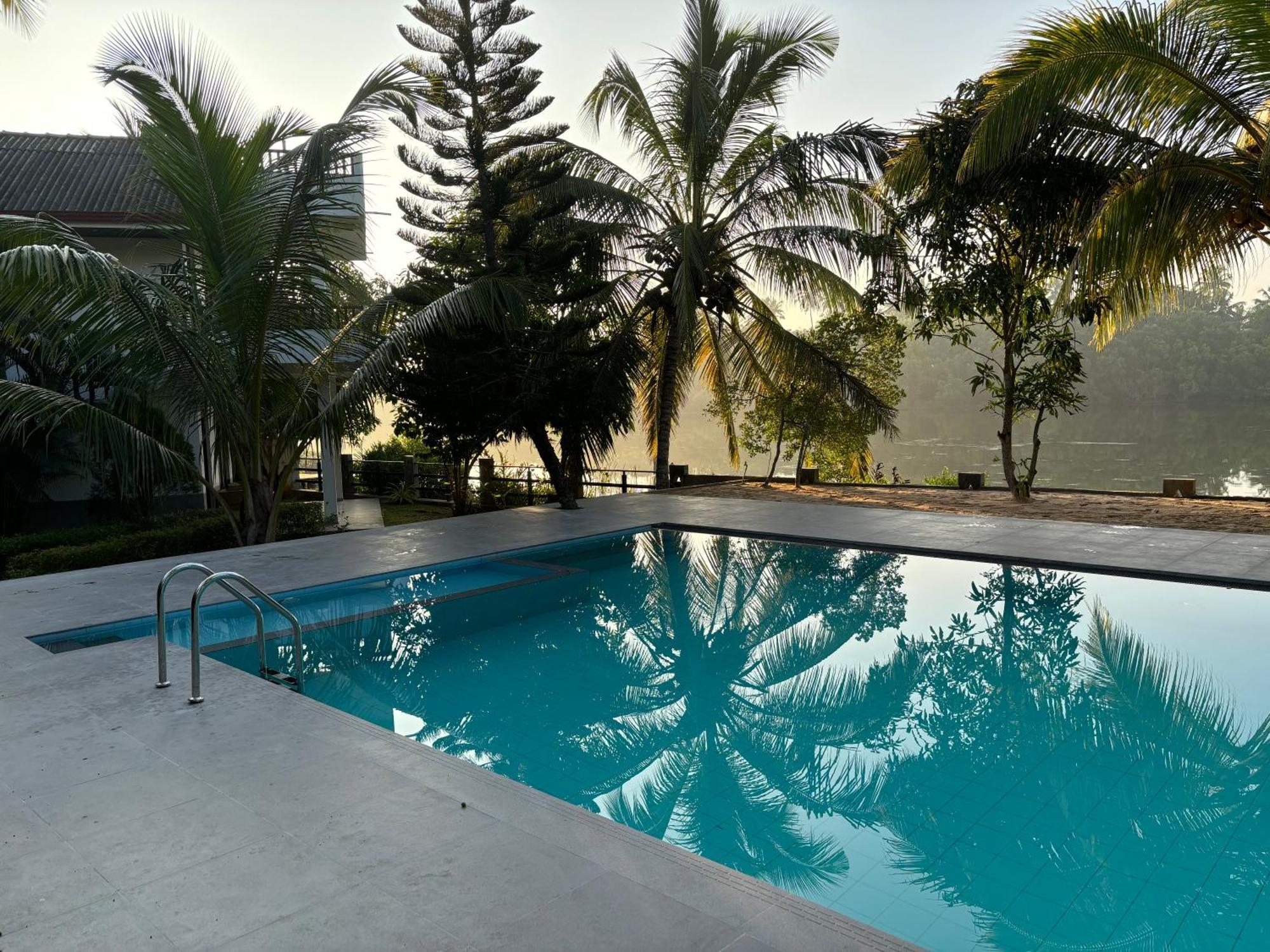 Hideaway Lodge Тангале Екстериор снимка